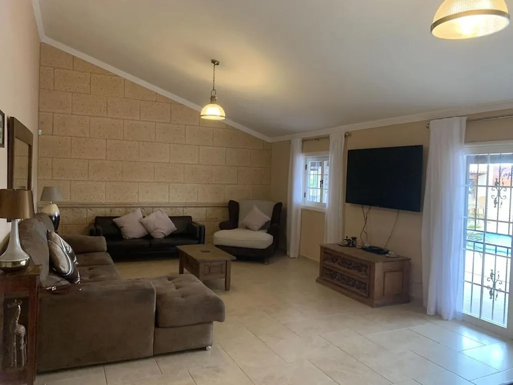 Casa Paraiso: Family-Friendly Villa with Private Pool in Tenerife San Miguel de Abona